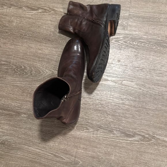 To Boot New York - Picture 2 of 2